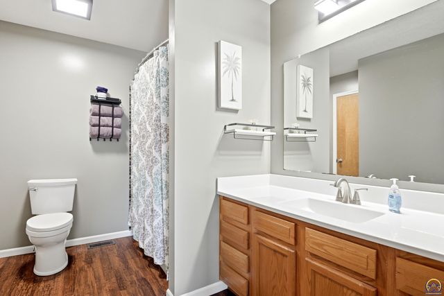 3832 NW Cherry Creek DR, Topeka, KS 66618