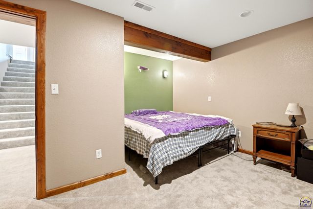 3832 NW Cherry Creek DR, Topeka, KS 66618