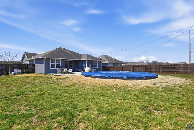 3832 NW Cherry Creek DR, Topeka, KS 66618