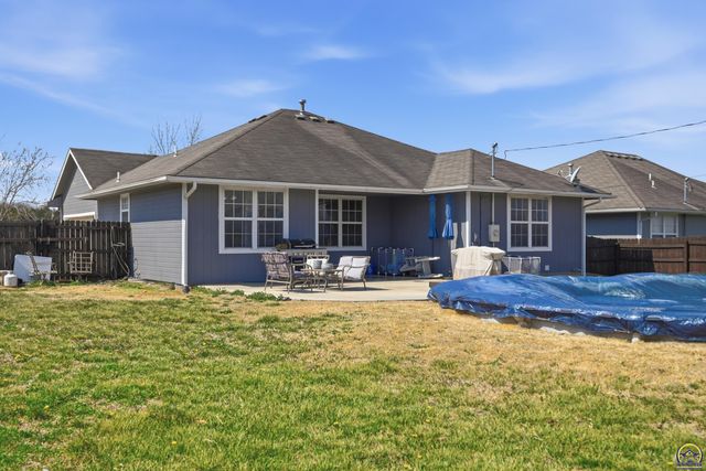 3832 NW Cherry Creek DR, Topeka, KS 66618