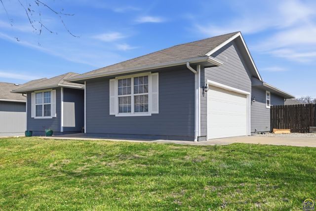 3832 NW Cherry Creek DR, Topeka, KS 66618