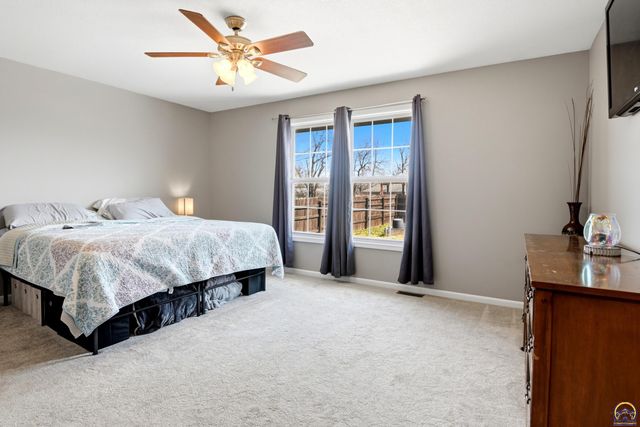 3832 NW Cherry Creek DR, Topeka, KS 66618