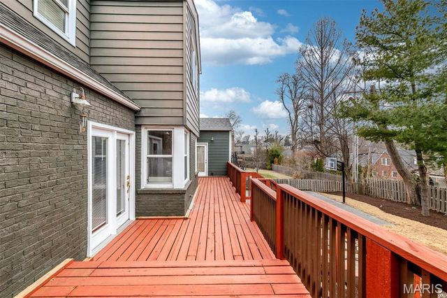 8161 Stratford Drive, St Louis, MO 63105