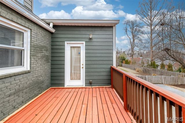 8161 Stratford Drive, St Louis, MO 63105