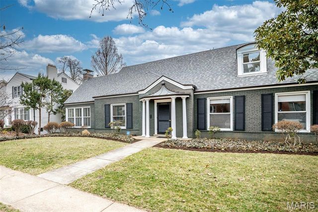 8161 Stratford Drive, St Louis, MO 63105