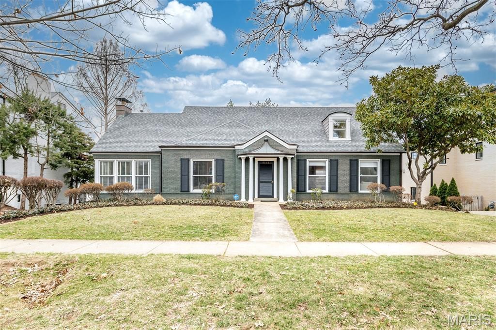 8161 Stratford Drive, St Louis, MO 63105