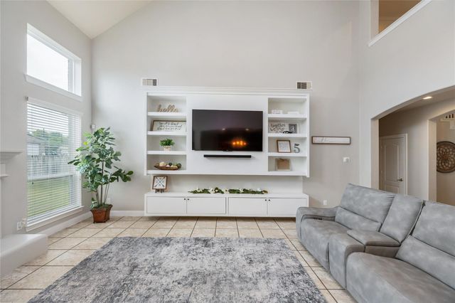 15311 Icet Creek Avenue, Mont Belvieu, TX 77523