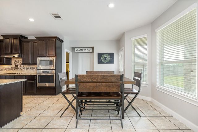 15311 Icet Creek Avenue, Mont Belvieu, TX 77523