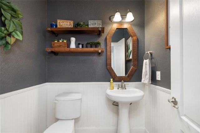 15311 Icet Creek Avenue, Mont Belvieu, TX 77523