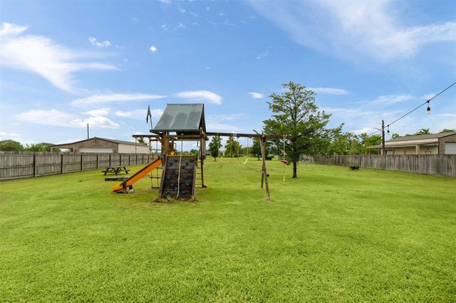 15311 Icet Creek Avenue, Mont Belvieu, TX 77523