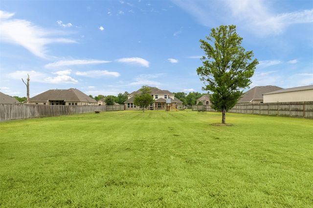 15311 Icet Creek Avenue, Mont Belvieu, TX 77523