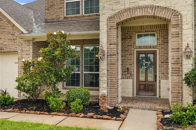 15311 Icet Creek Avenue, Mont Belvieu, TX 77523