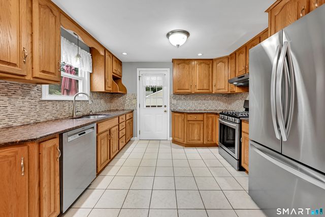 48 Peter Parley Row, Berlin, CT 06037