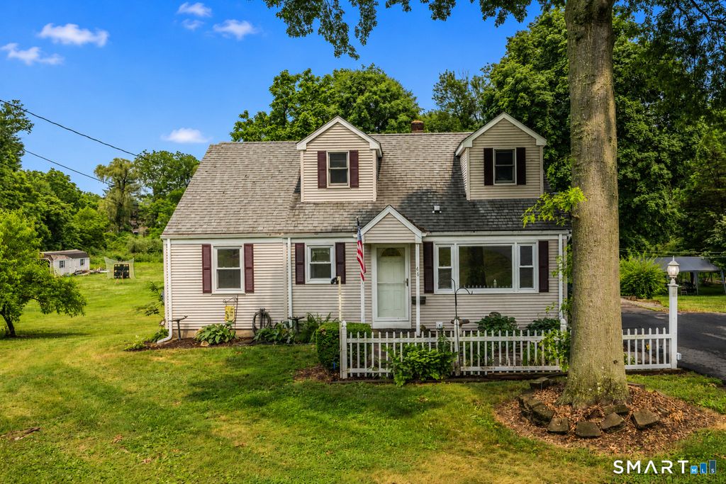 48 Peter Parley Row, Berlin, CT 06037