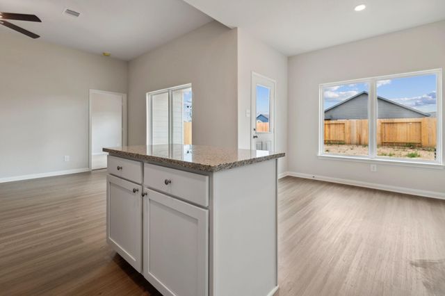 364 Kingston Way, Waller, TX 77484