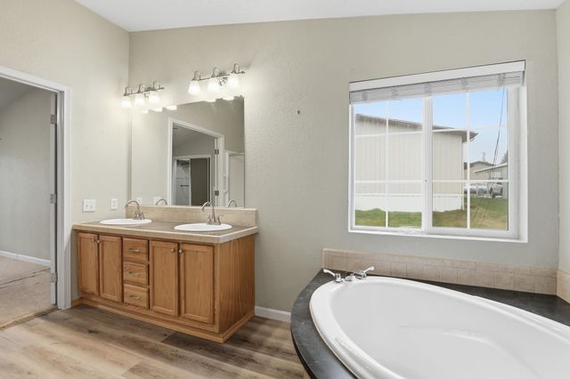 11303 E Jackson Ave, Spokane, WA 99206