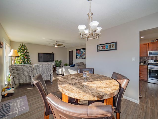 501 W LONGVIEW ST, Moberly, MO 65270