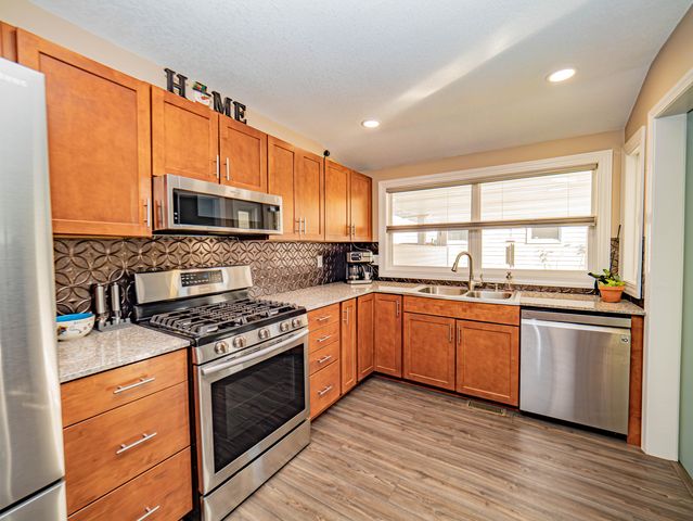 501 W LONGVIEW ST, Moberly, MO 65270