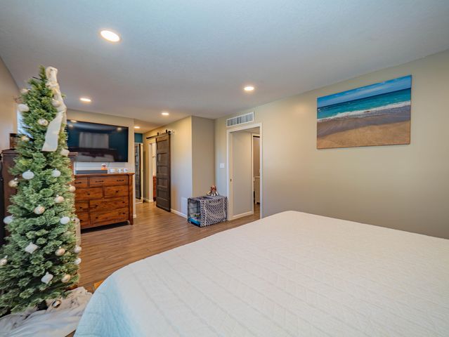 501 W LONGVIEW ST, Moberly, MO 65270