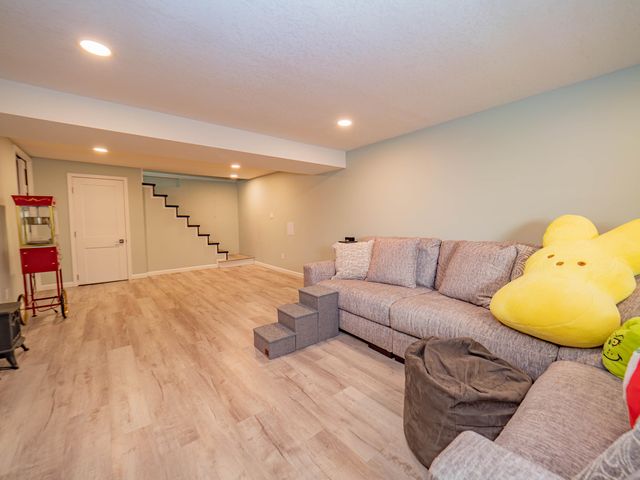 501 W LONGVIEW ST, Moberly, MO 65270