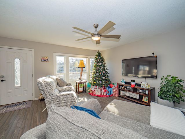 501 W LONGVIEW ST, Moberly, MO 65270