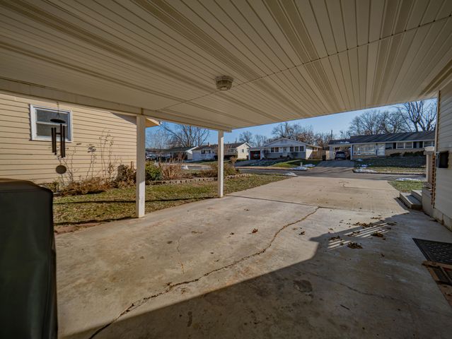 501 W LONGVIEW ST, Moberly, MO 65270