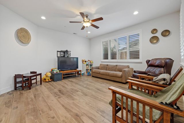 1640 Carrara Ln, Ripon, CA 95366