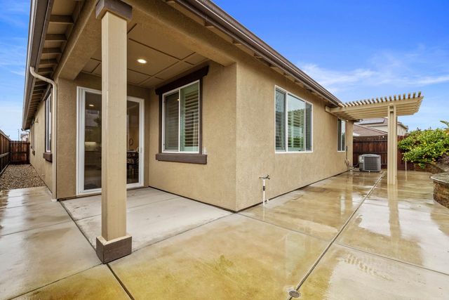 1640 Carrara Ln, Ripon, CA 95366