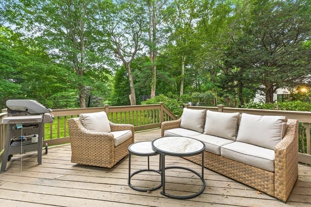 142 Wellesley Street, Weston, MA 02493