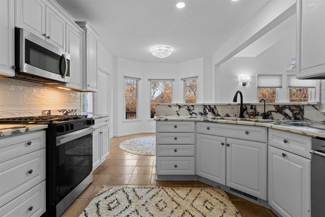 9069 Emerson Drive, Saline, MI 48176