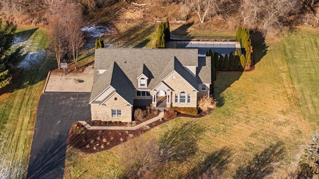 9069 Emerson Drive, Saline, MI 48176