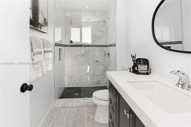 930 N 11th Ct, Hollywood, FL 33019