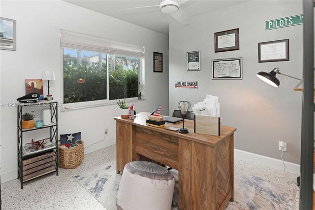 930 N 11th Ct, Hollywood, FL 33019