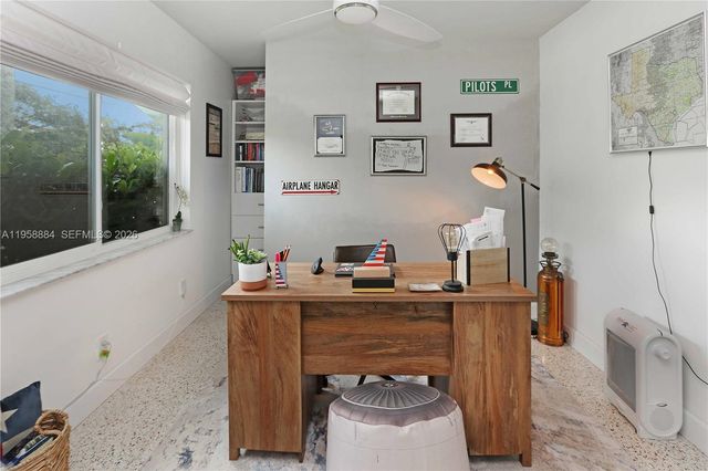 930 N 11th Ct, Hollywood, FL 33019