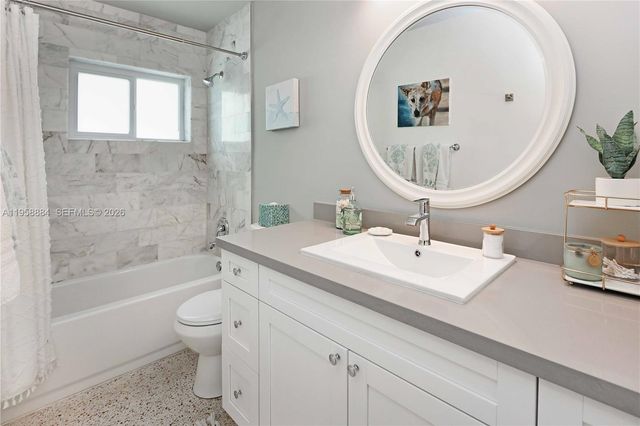 930 N 11th Ct, Hollywood, FL 33019