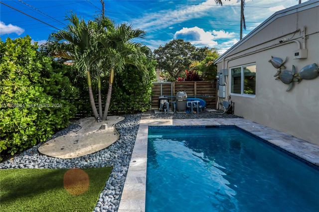 930 N 11th Ct, Hollywood, FL 33019