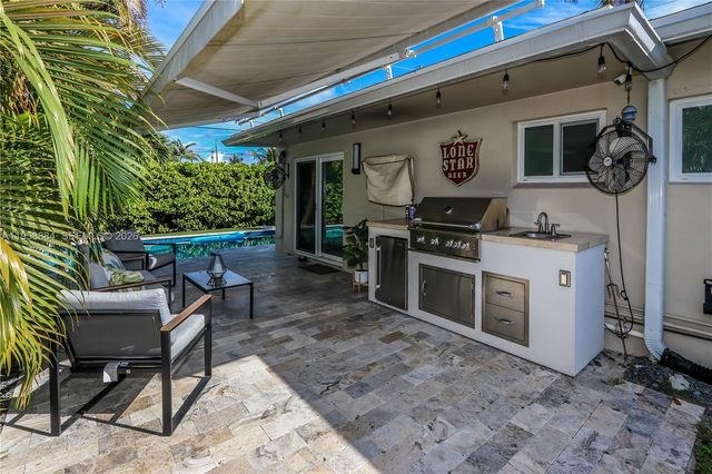 930 N 11th Ct, Hollywood, FL 33019