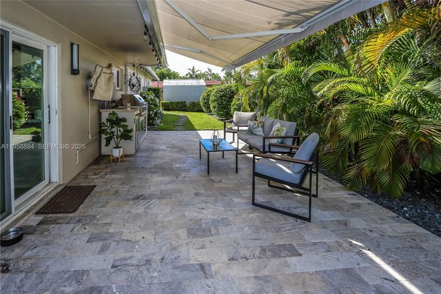 930 N 11th Ct, Hollywood, FL 33019