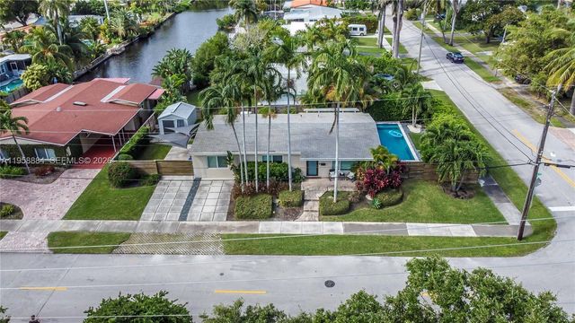 930 N 11th Ct, Hollywood, FL 33019