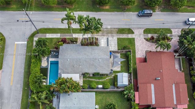 930 N 11th Ct, Hollywood, FL 33019