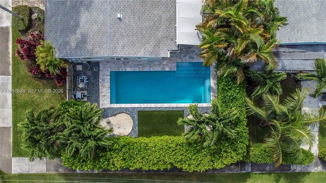 930 N 11th Ct, Hollywood, FL 33019