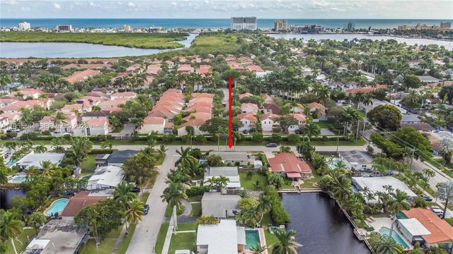 930 N 11th Ct, Hollywood, FL 33019