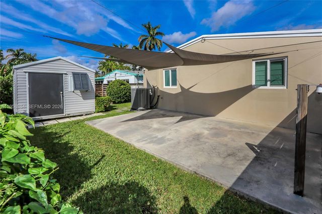 930 N 11th Ct, Hollywood, FL 33019