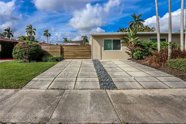 930 N 11th Ct, Hollywood, FL 33019