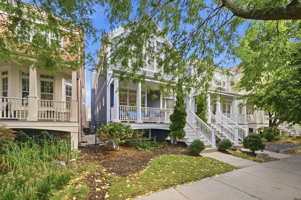 1606 W EDGEWATER Avenue, Chicago, IL 60660 — photo 2
