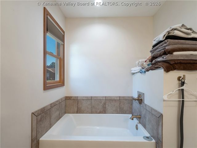 5303 Edgebrook Drive, Charleston, WV 25313