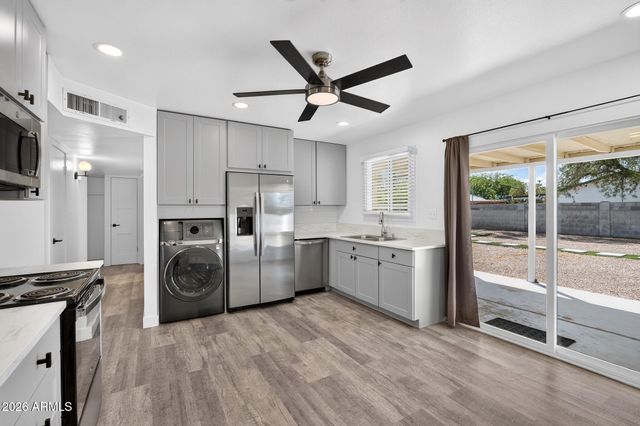 2501 E KAREN Drive, Phoenix, AZ 85032