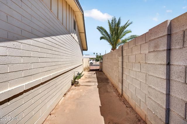 2501 E KAREN Drive, Phoenix, AZ 85032