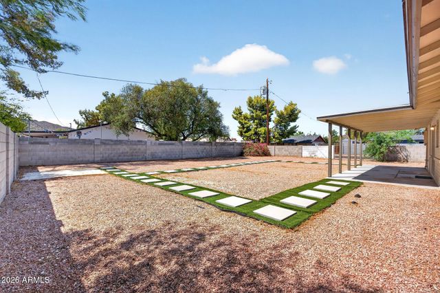 2501 E KAREN Drive, Phoenix, AZ 85032