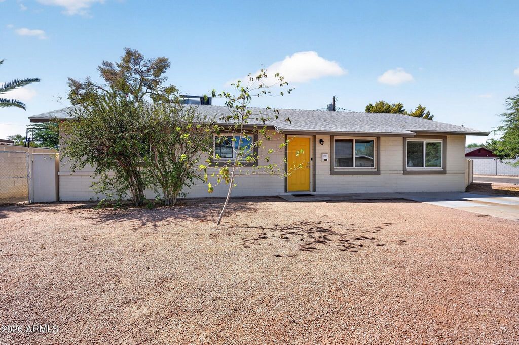2501 E KAREN Drive, Phoenix, AZ 85032